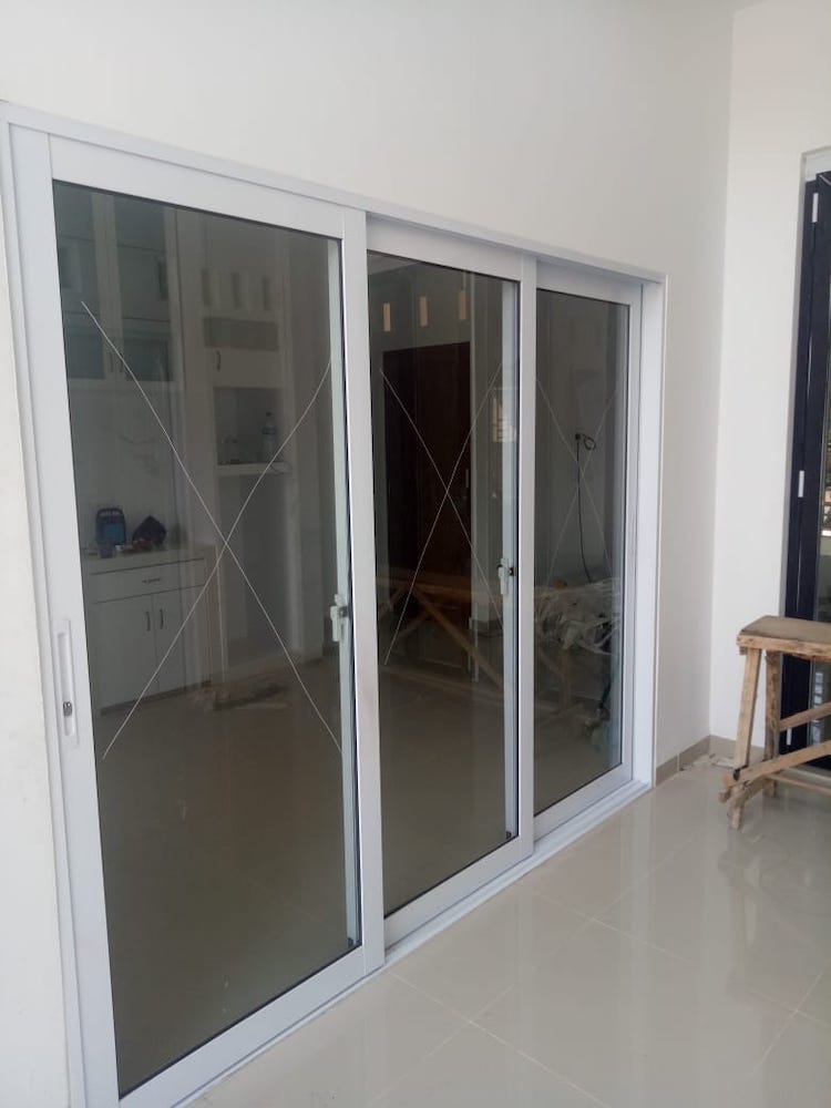 Sliding door 10